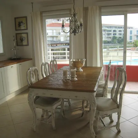 Apartment Beachside With Sea View *